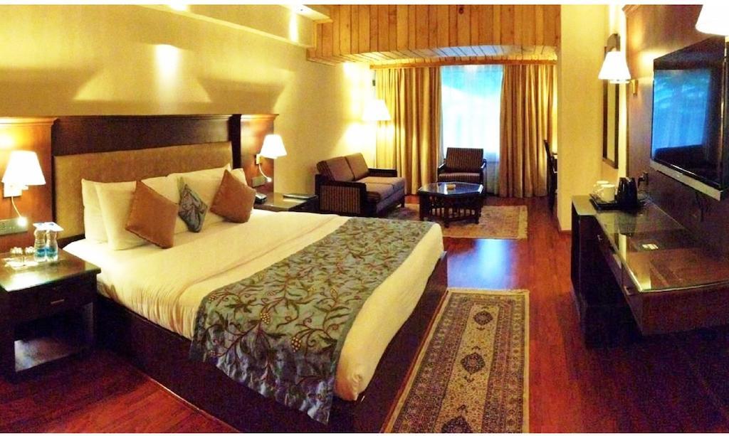 Hotel Broadway Srīnagar Habitación foto